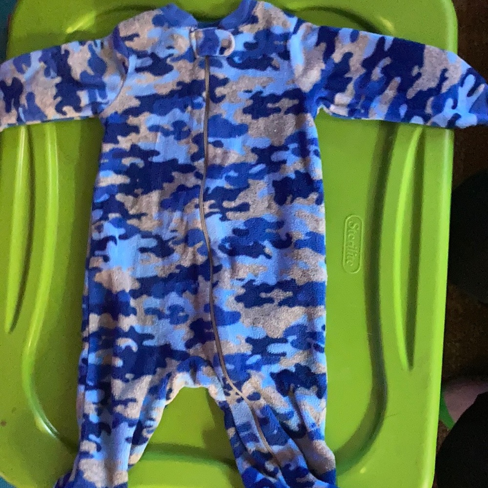 Blue camouflage baby boy Sleep N’ Play